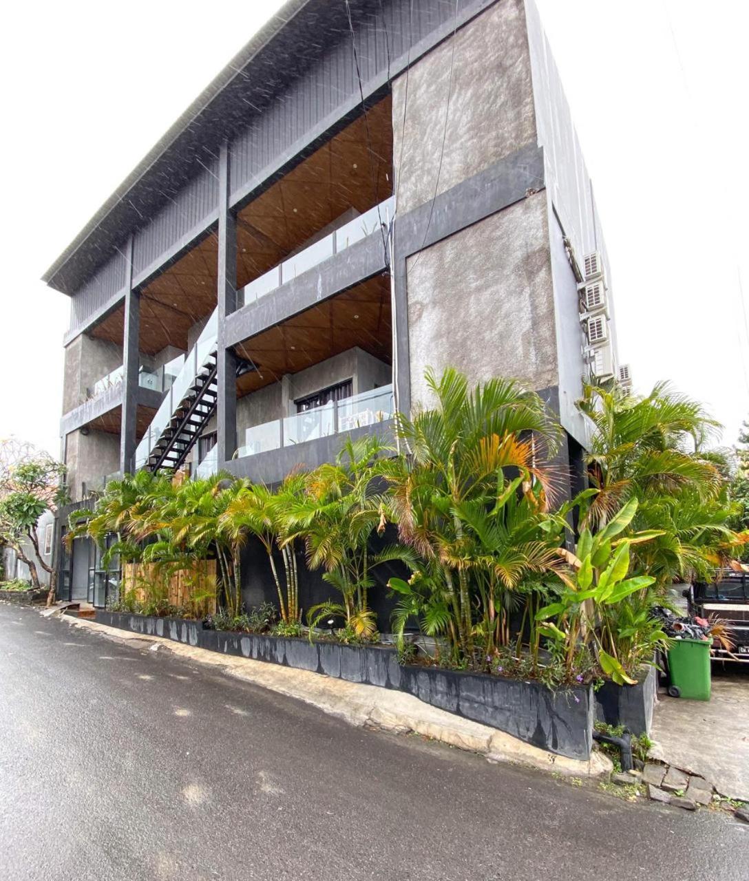 Escotel Krisnantara Canggu Buitenkant foto